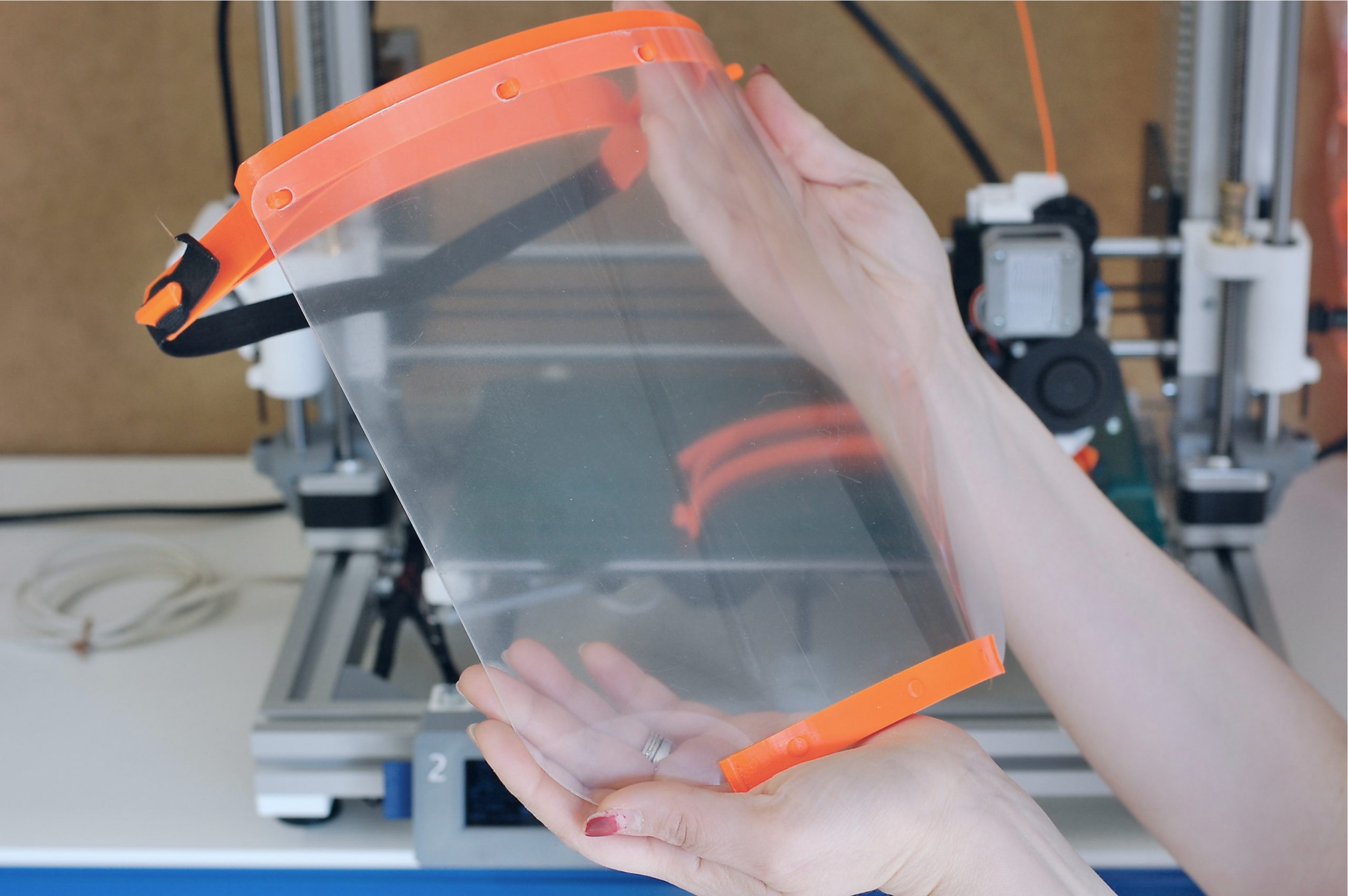 3Dプリンターを使用したフェイスガード
